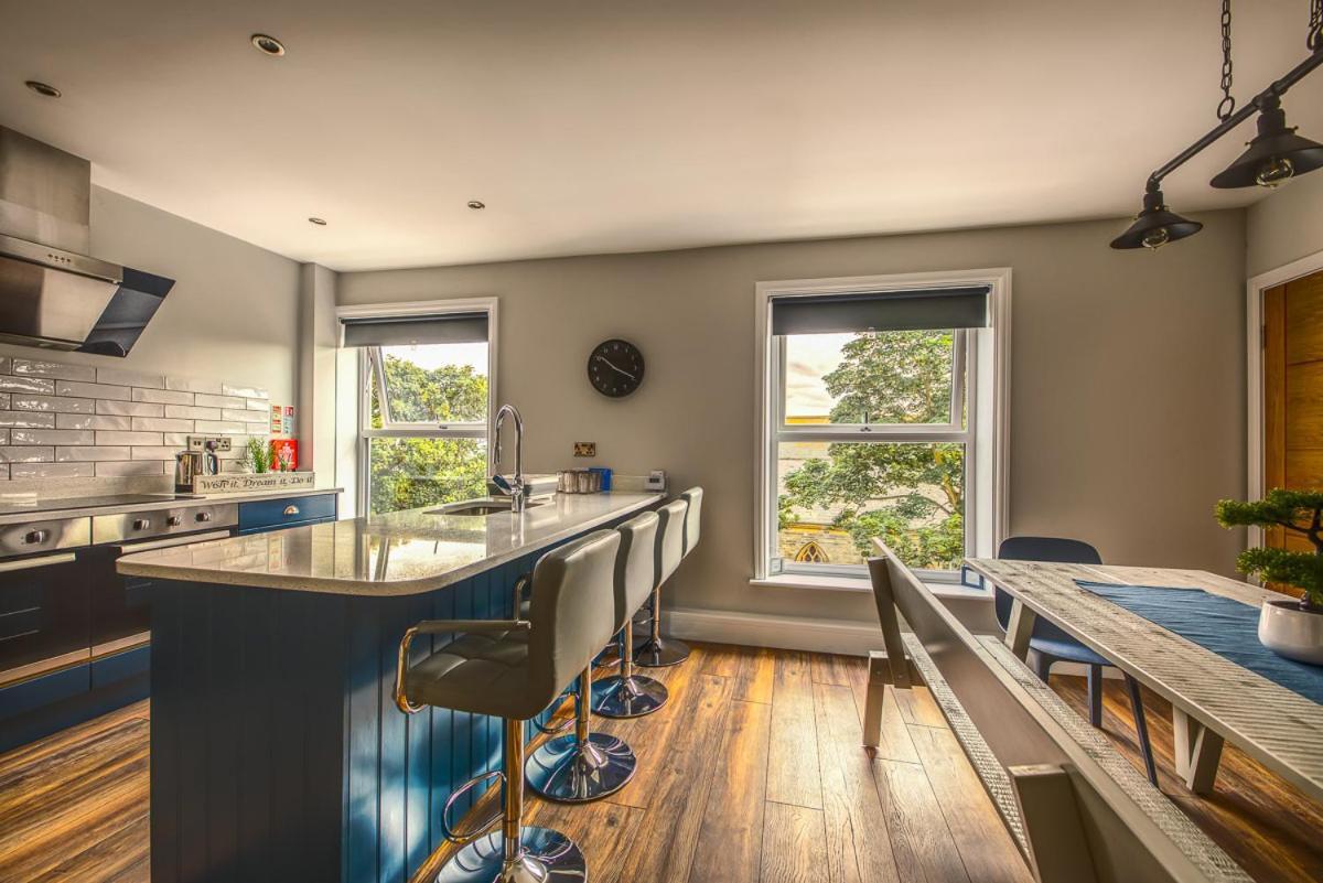 Bay View Apartment *